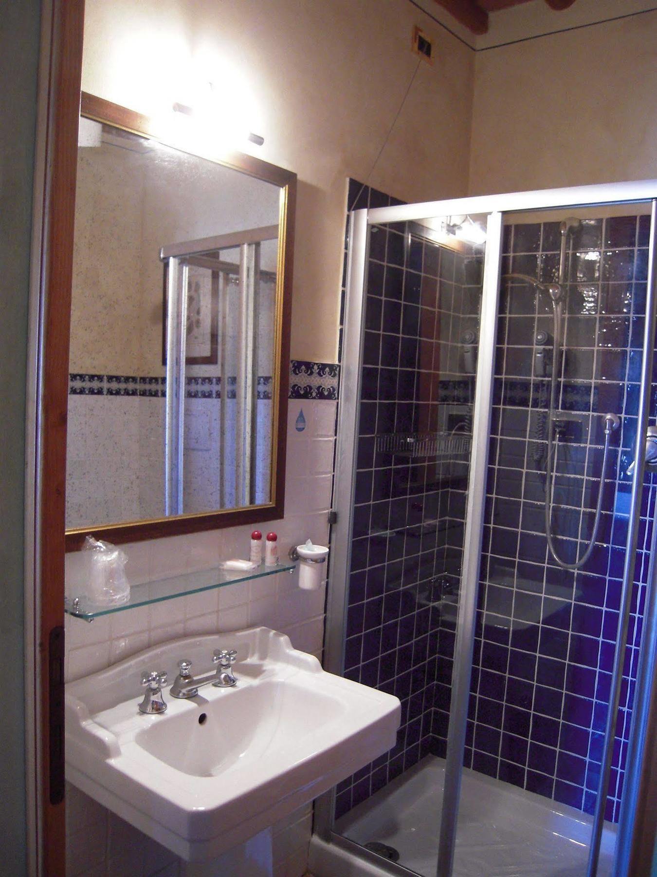 B&B Palazzo Al Torrione San Gimignano Buitenkant foto