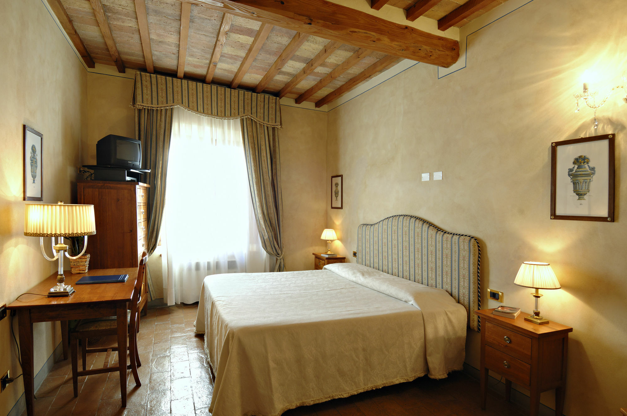 B&B Palazzo Al Torrione San Gimignano Buitenkant foto